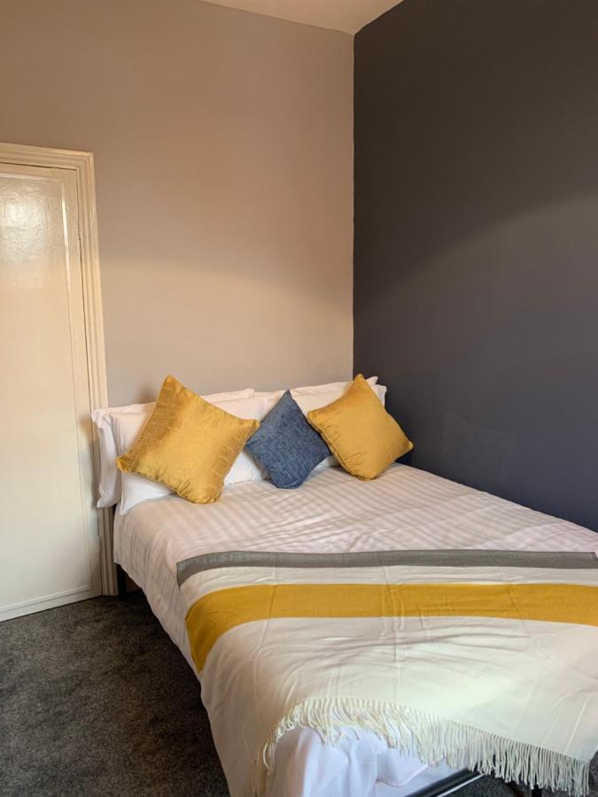 Heaton-Beautiful 3 Double Bedrooms Sleeps 6 Free Parking And Wifi 泰恩河畔纽卡斯尔 外观 照片