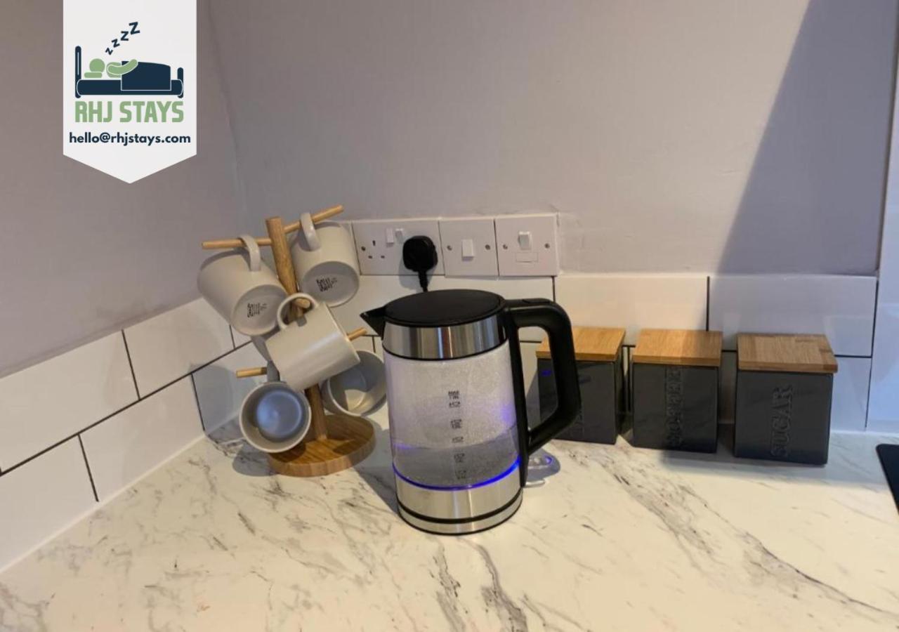 Heaton-Beautiful 3 Double Bedrooms Sleeps 6 Free Parking And Wifi 泰恩河畔纽卡斯尔 外观 照片
