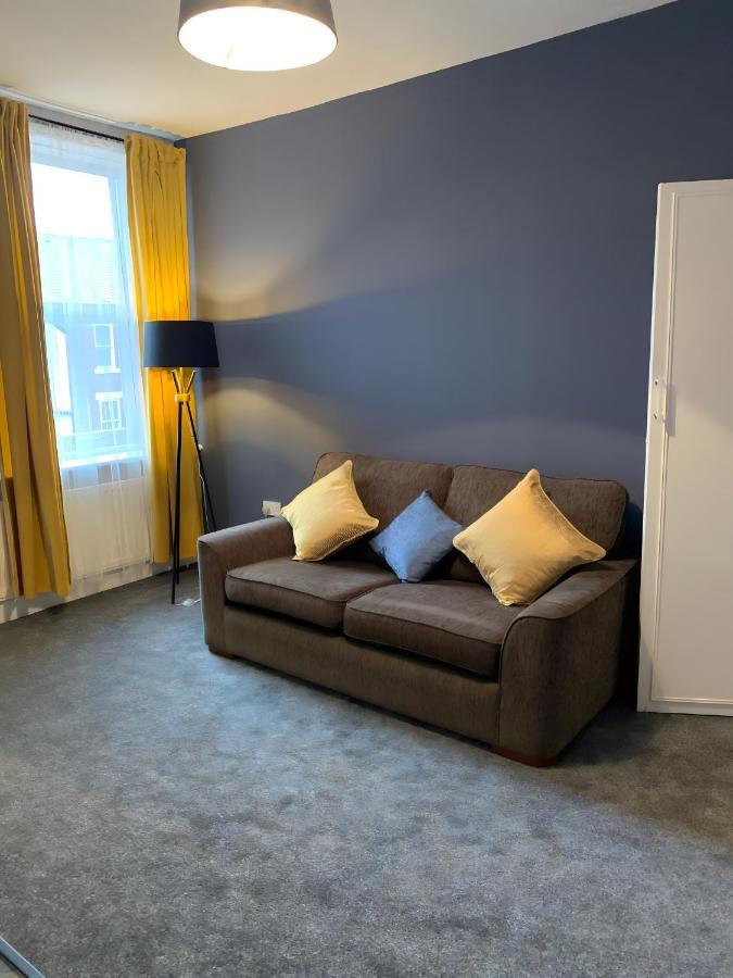 Heaton-Beautiful 3 Double Bedrooms Sleeps 6 Free Parking And Wifi 泰恩河畔纽卡斯尔 外观 照片